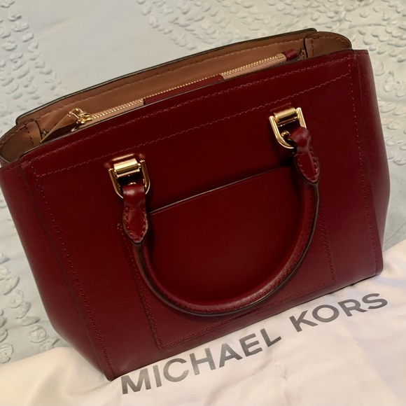 Michael Kors small wine coloured purse - Picture 4 of 12